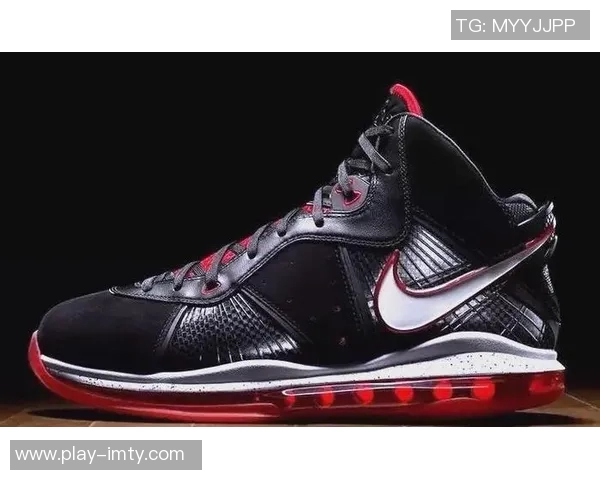 迈克米勒致敬两连冠将爱车改装为詹姆斯迈阿密配色球鞋主题款式