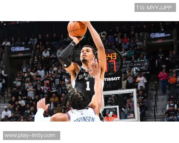 文班亚马左膝轻微过度伸展初步检查结果显示无重大损伤